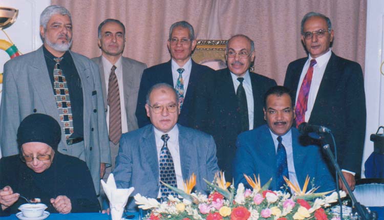 2001 - حفل التقاعد الذي أقامه الصندوق الحكومي - رشاد سالم -         - عبدالحكيم الخولي - طه مأمون - فايز حافظ - الصياد - ليلي الوزيري