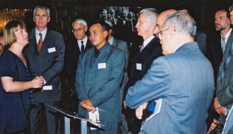 2000 - ألمانيا - برلين - مؤتمر شركة سيمنس حول الاتصالات