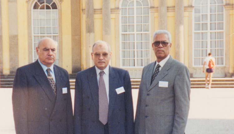 2000 - ألمانيا - برلين - مؤتمر شركة سيمنس حول الاتصالات - علي بدر - الصياد - د. مصطفي عبدالعاطي