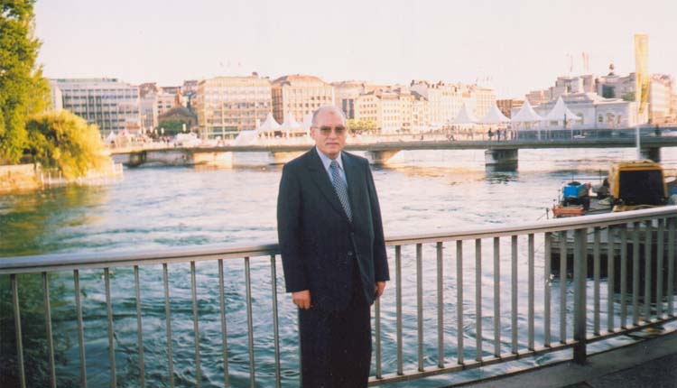 2001 - سويسرا - جينيف - البحيرة