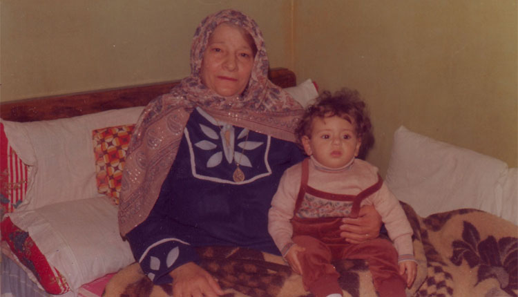 1981 - الوالدة - الإبن مازن